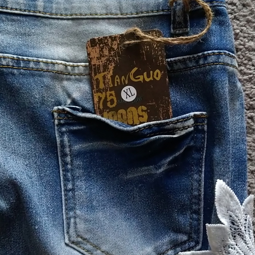 Jeans - Picture 3 of 4
